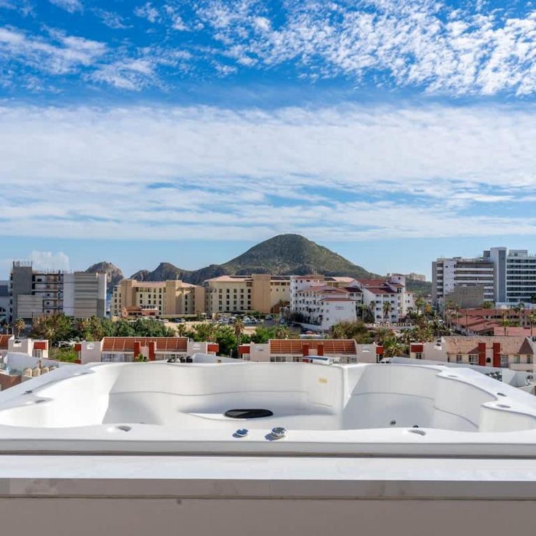Stylish 3BR Walk to Beach in Heart of Los Cabos - Apartamento - 15