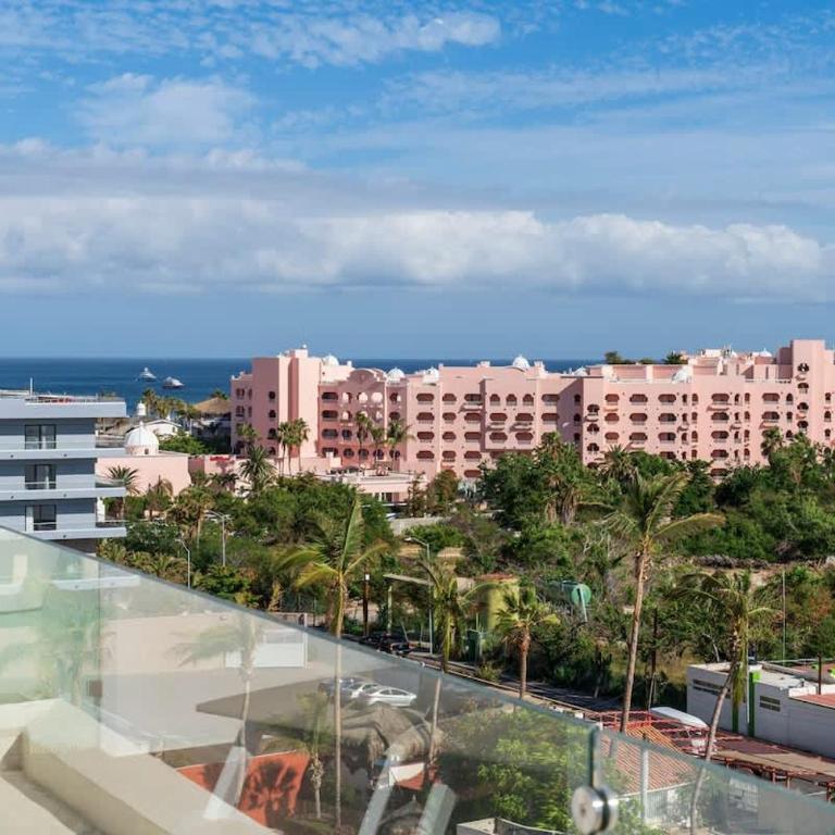 Stylish 3BR Walk to Beach in Heart of Los Cabos - Apartamento - 17