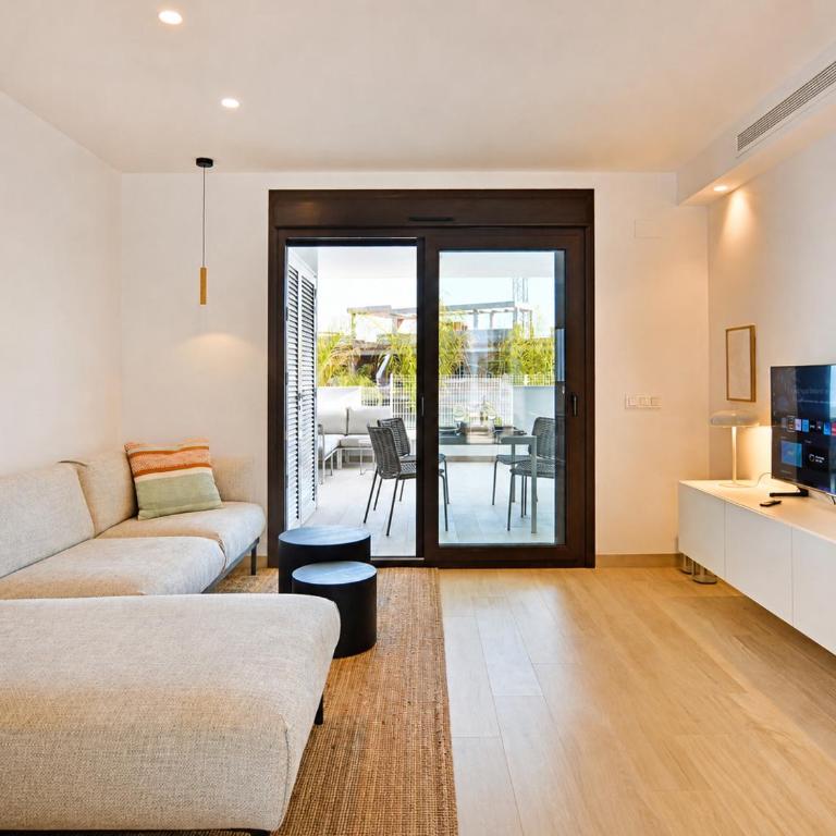 Sunny Hills Apartment by NRAS - Apartamento de 2 dormitorios con vistas a la piscina - 2