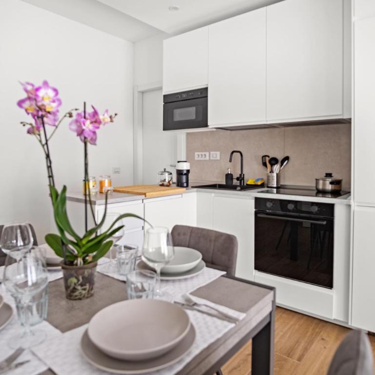 Boutique Picasso - Appartamento con 2 Camere da Letto - 1