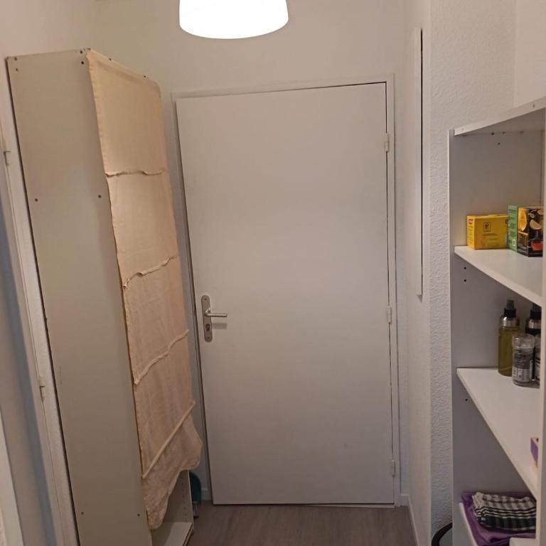 Studio with terrace and private parking space - Appartamento con 1 Camera da Letto - 8