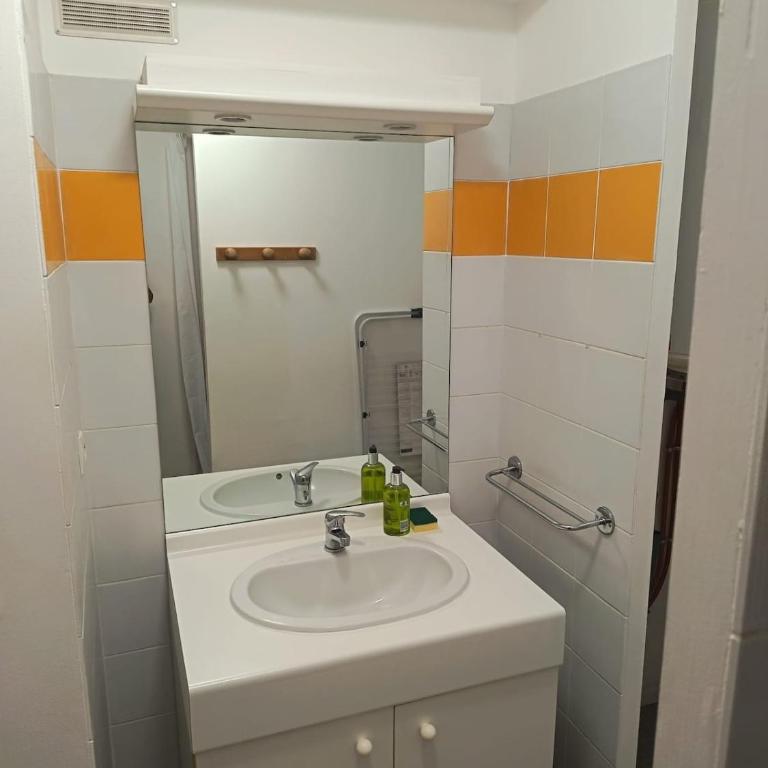 Studio with terrace and private parking space - Appartamento con 1 Camera da Letto - 9