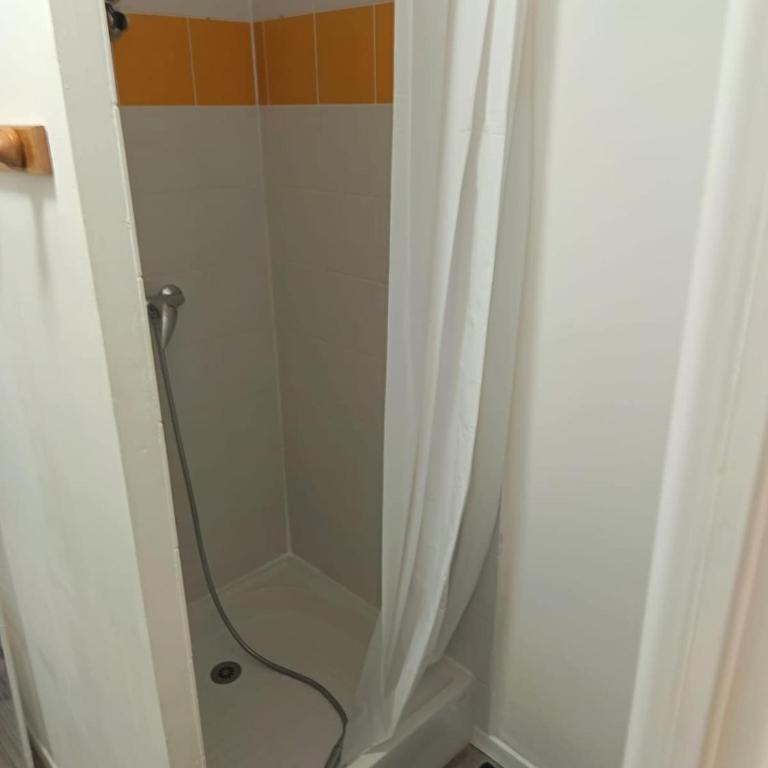 Studio with terrace and private parking space - Appartamento con 1 Camera da Letto - 10