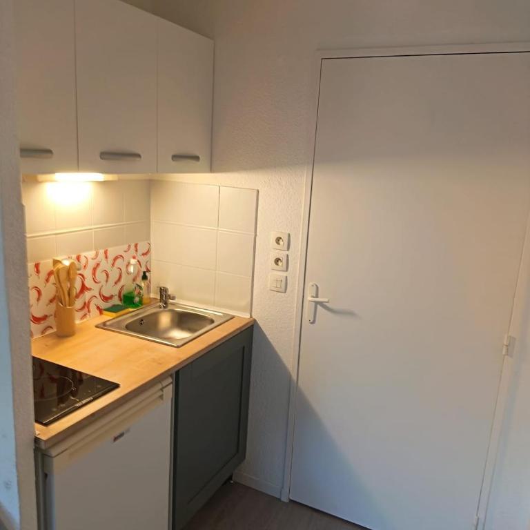 Studio with terrace and private parking space - Appartamento con 1 Camera da Letto - 7