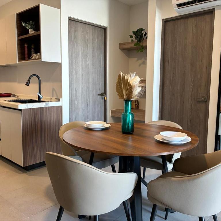 Adhoc Torre Colonia Executive Apartments Monterrey Downtown - Two-Bedroom Apartment with Mountain View - 13