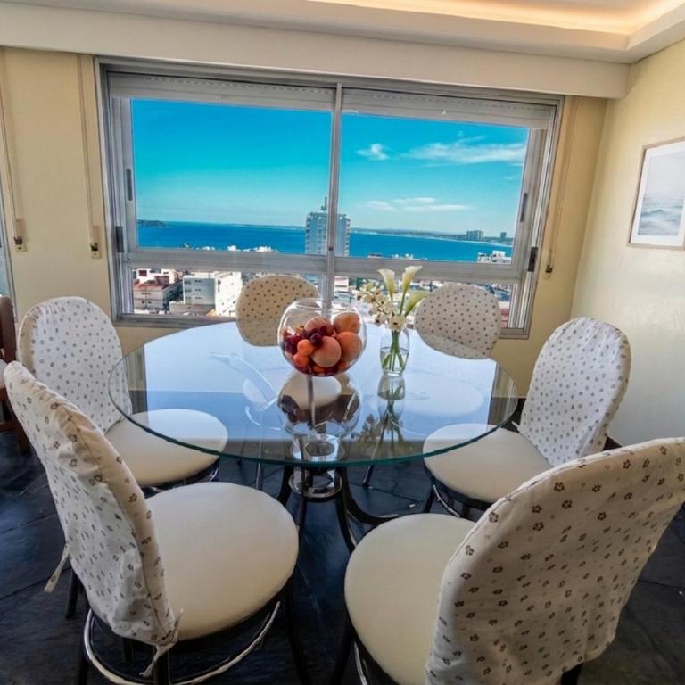 Vista al mar en el mismo centro de Punta del Este - Apartamento de 2 dormitorios - 4