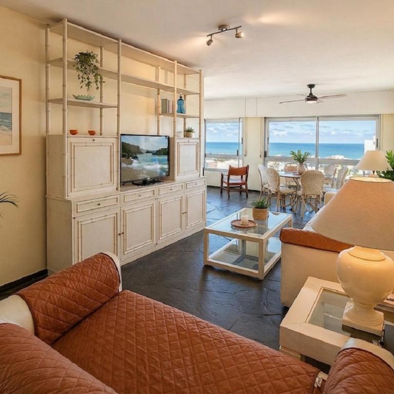Vista al mar en el mismo centro de Punta del Este - Apartamento de 2 dormitorios - 5
