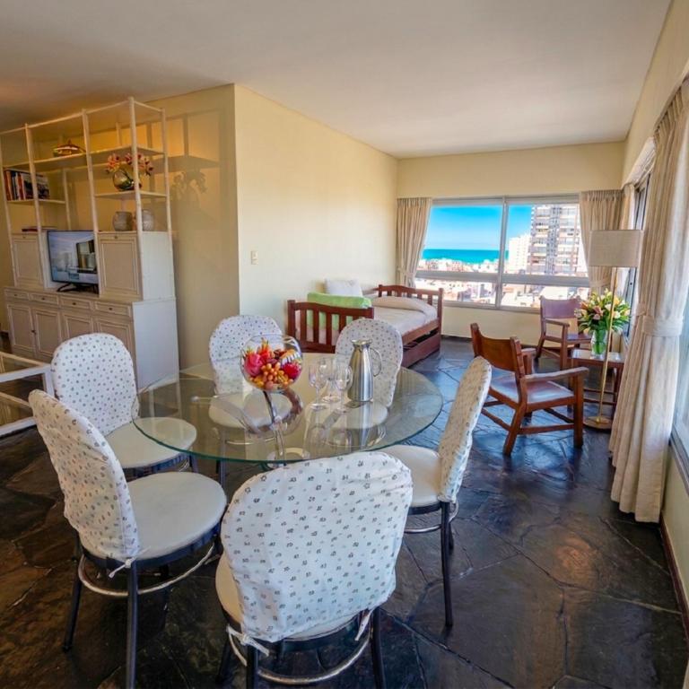 Vista al mar en el mismo centro de Punta del Este - Apartamento de 2 dormitorios - 13