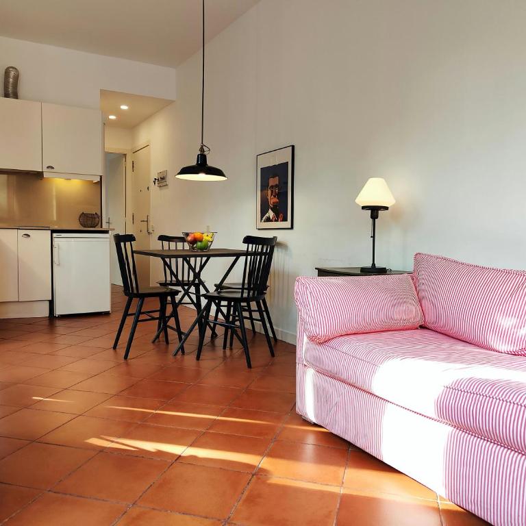 Bright 1-Bed Apartment on La Rambla Barcelona. RJ - Apartment - 13