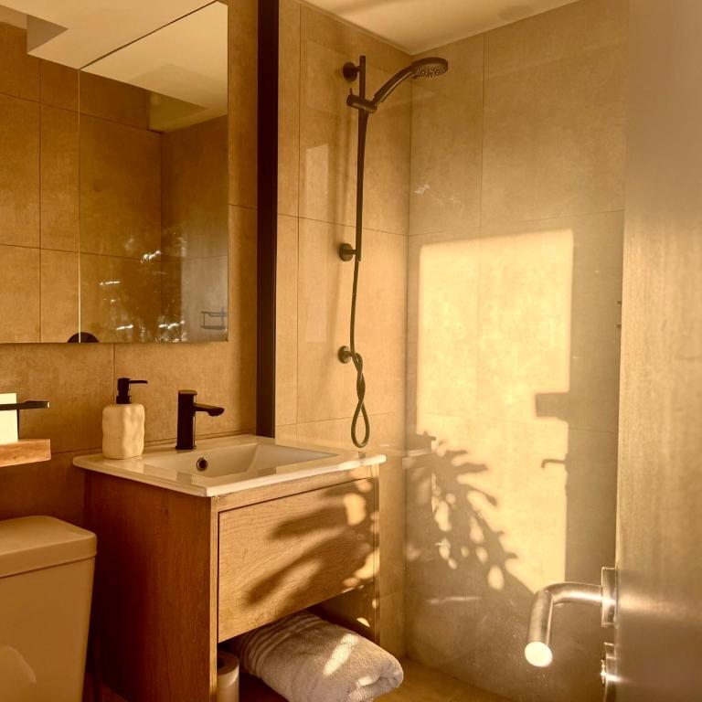 Luminoso 3BR en Las Condes - Parque Arauco - Vista y Ubicación top - Three-Bedroom Apartment with View - 4