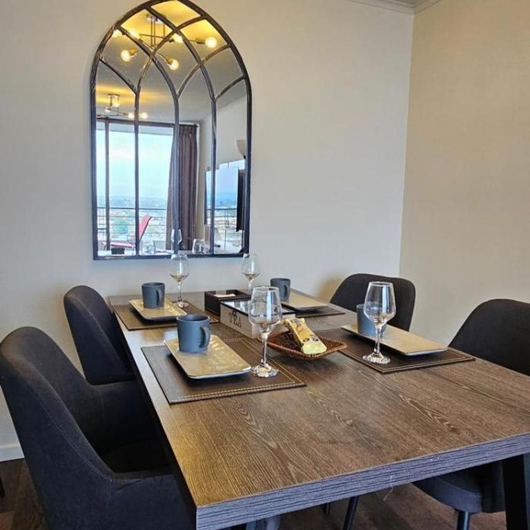 Moderno departamento en centro Talca - Estacionamiento y WiFi - Two-Bedroom Apartment with City View - 15