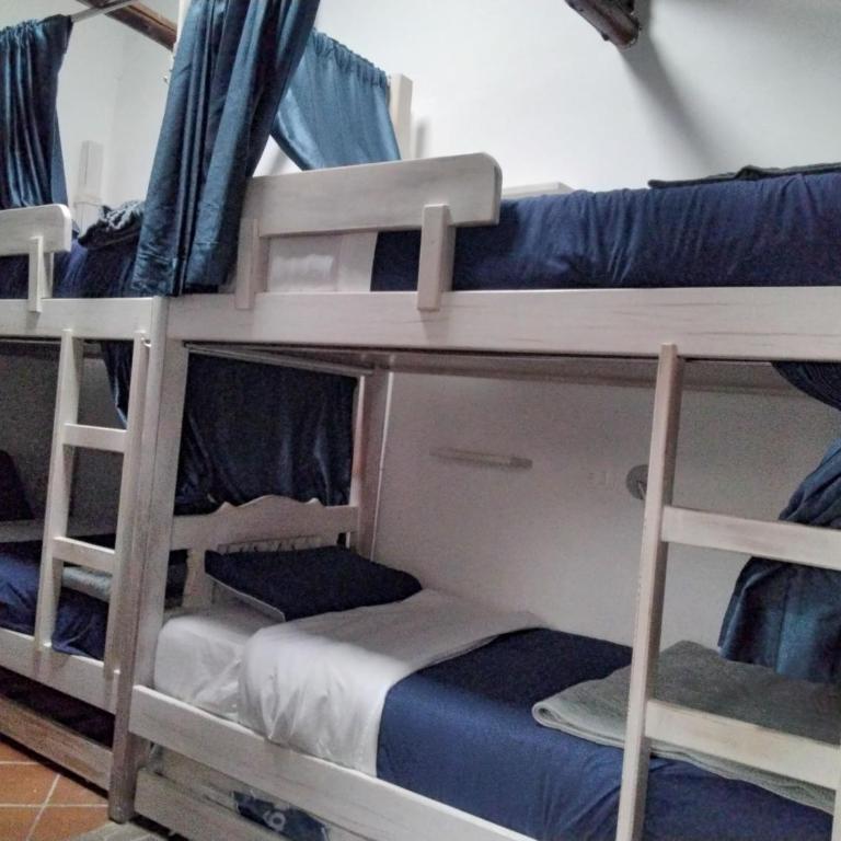 Usaquen Station Hostel - Cama en habitación compartida mixta de 8 camas - 1
