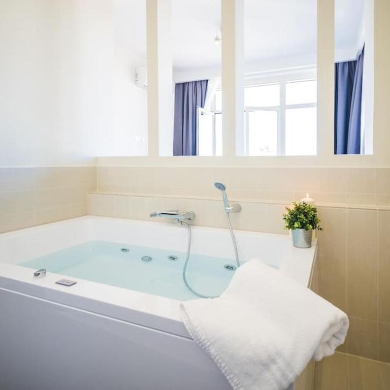 Il Pesco Al Vaticano - Deluxe Suite with Spa Bath - 12