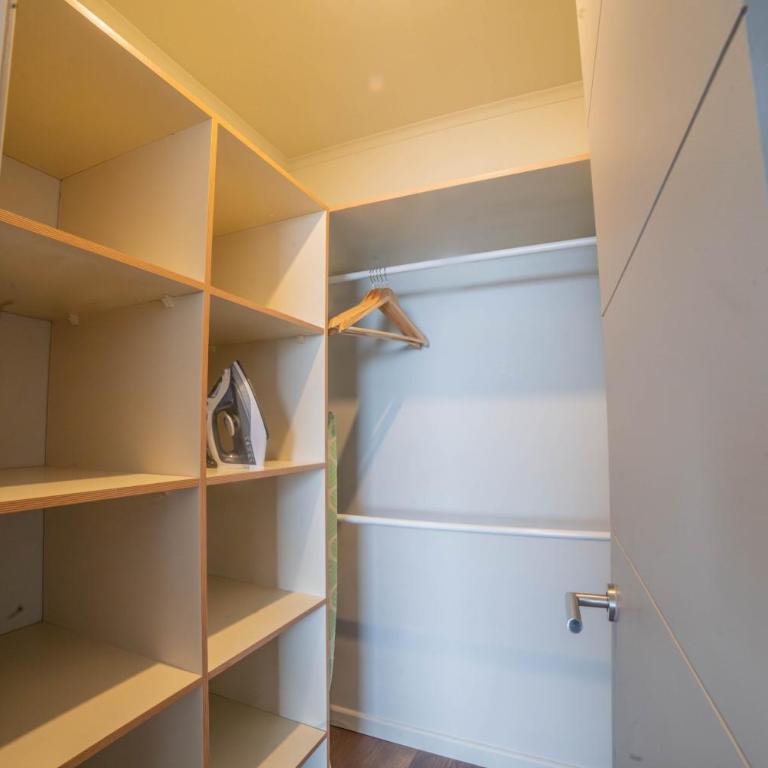 Moderno departamento en centro Talca - Estacionamiento y WiFi - Two-Bedroom Apartment with City View - 20