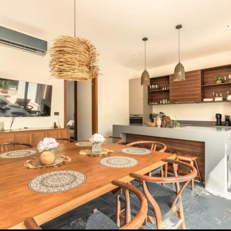 Casa LUV 4BR 4BA Downtown 2 Private Pools - Villa - 22