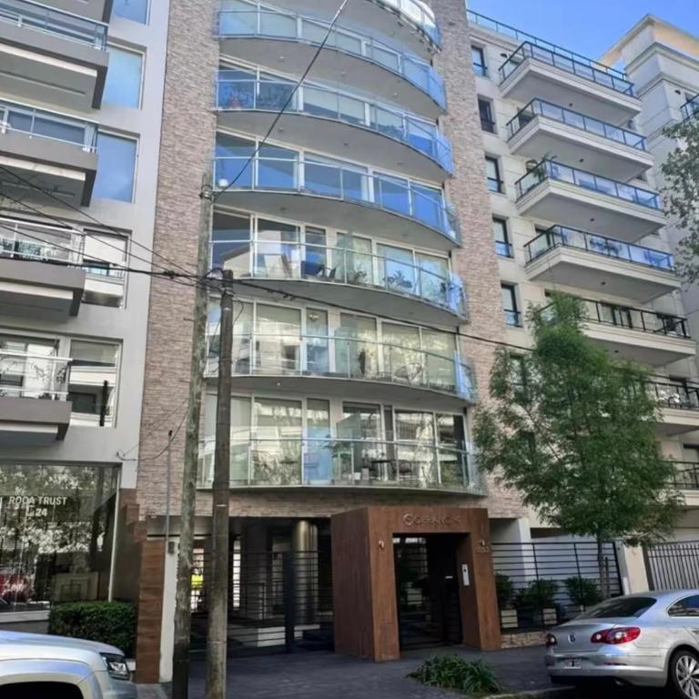 "Experiencia Premium en Piso Barrio Güemes con dos Suites y dos cocheras" - Two-Bedroom Deluxe Apartment - 79