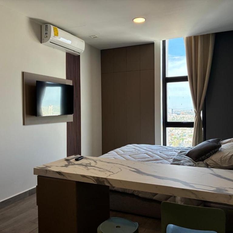 Adhoc Torre Colonia Executive Apartments Monterrey Downtown - Deluxe Queen Studio - 1