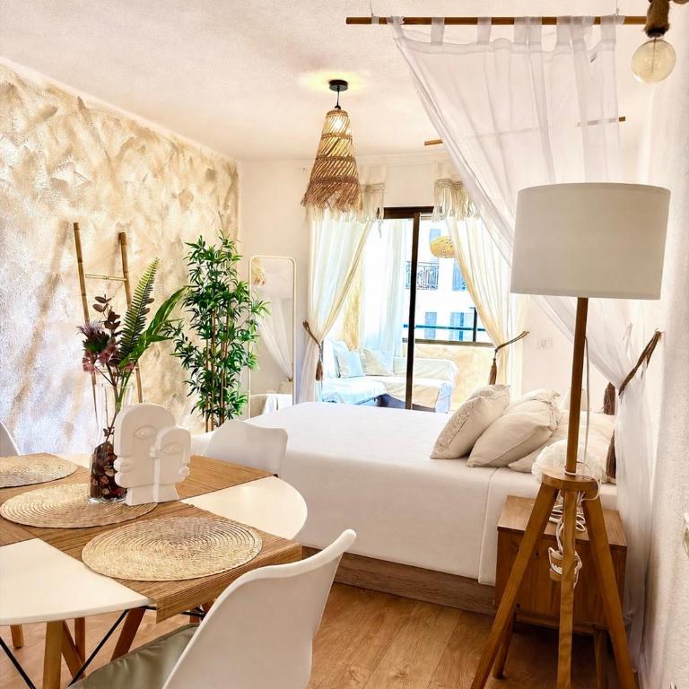 Peaceful & Bright Loft, HEATED POOL, NETFLIX, FREE WIFI & PARKING, TENNIS - Apartamento de 1 dormitorio - 8