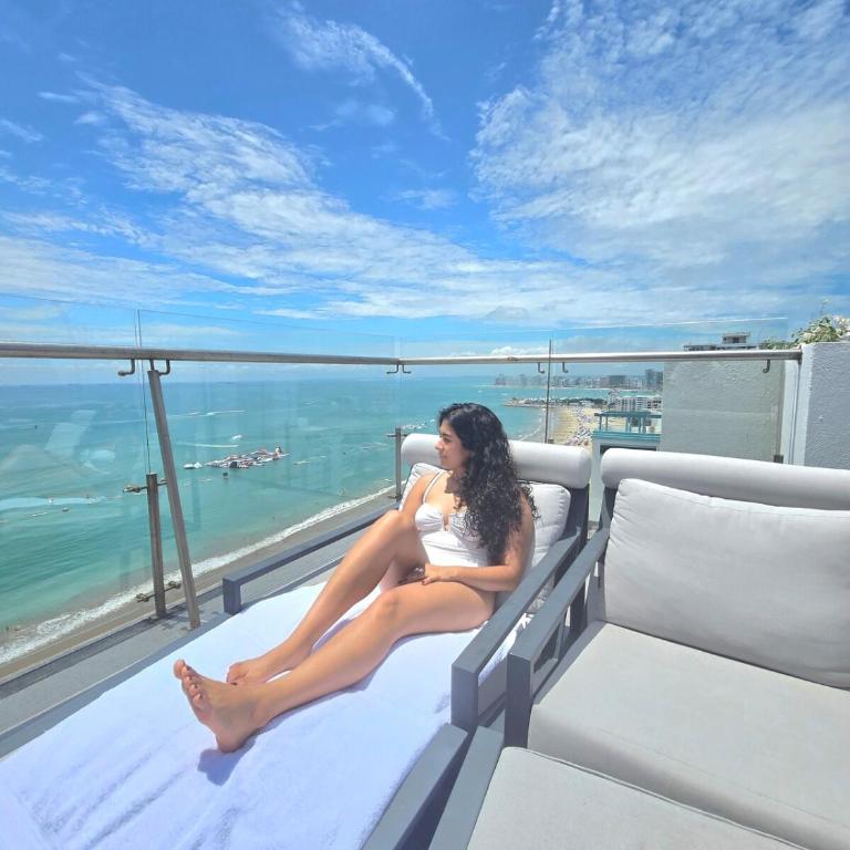 Penthouse by the sea, pool and jacuzzi - Apartment - 2