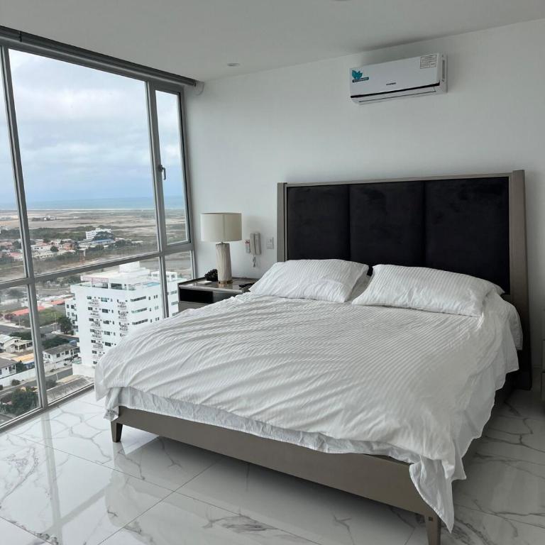 Penthouse by the sea, pool and jacuzzi - Apartment - 7