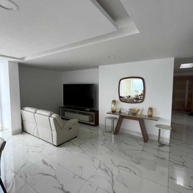 Penthouse by the sea, pool and jacuzzi - Apartment - 20