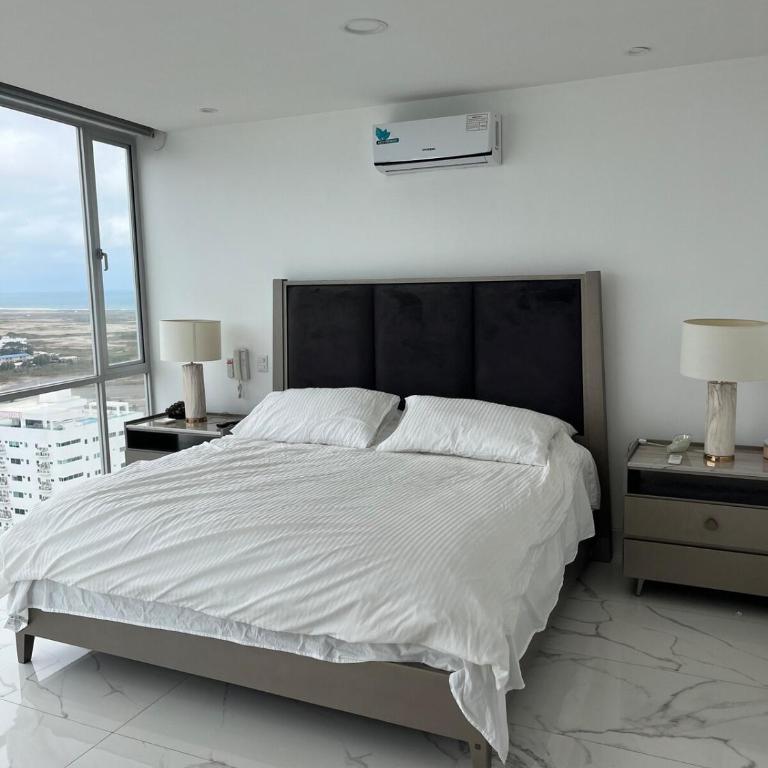 Penthouse by the sea, pool and jacuzzi - Apartment - 26