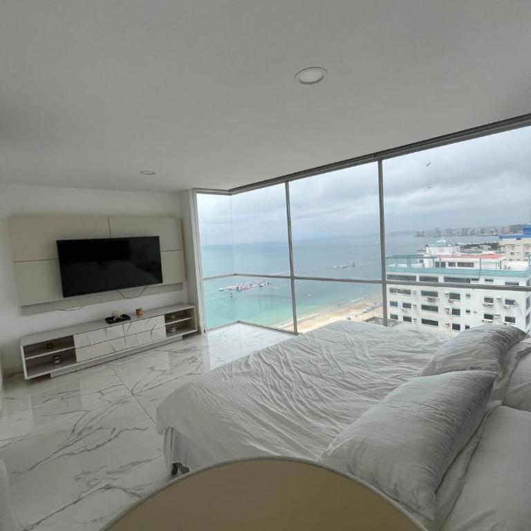 Penthouse by the sea, pool and jacuzzi - Apartment - 29
