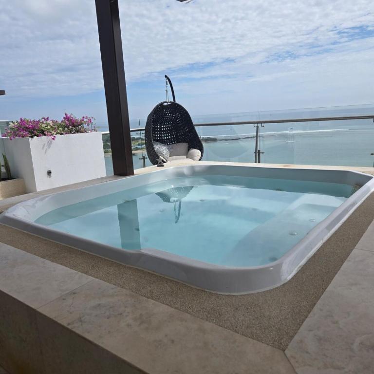Penthouse by the sea, pool and jacuzzi - Apartment - 32