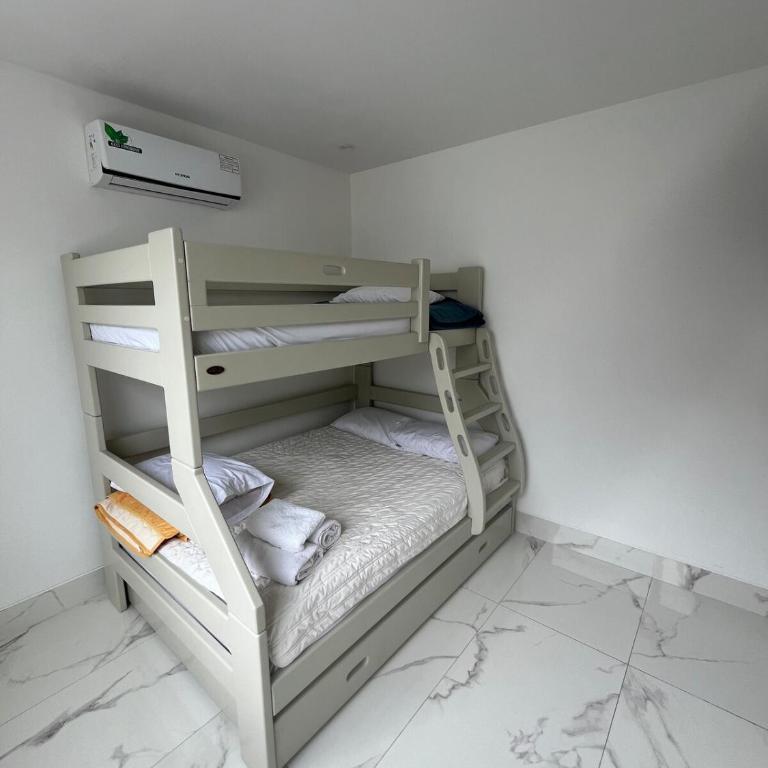 Penthouse by the sea, pool and jacuzzi - Apartment - 44