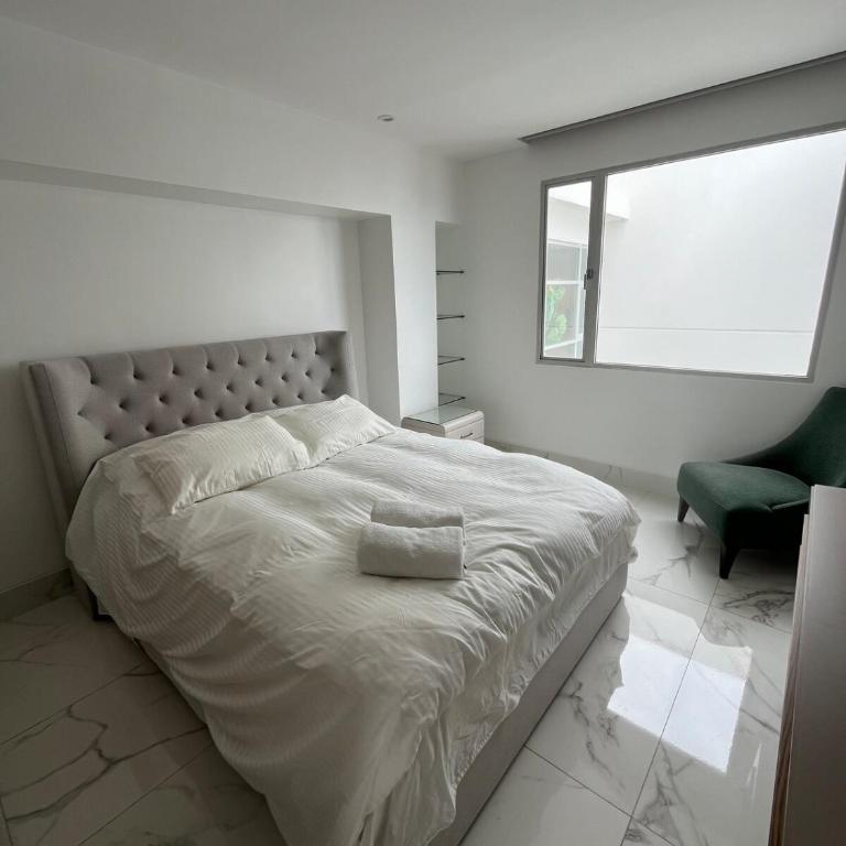 Penthouse by the sea, pool and jacuzzi - Apartment - 45