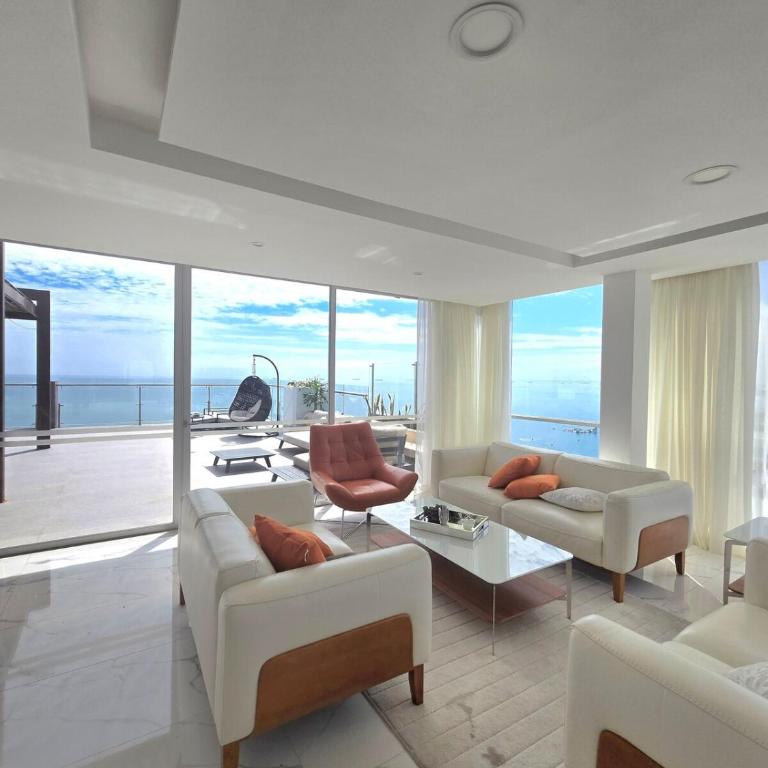 Penthouse by the sea, pool and jacuzzi - Apartment - 54