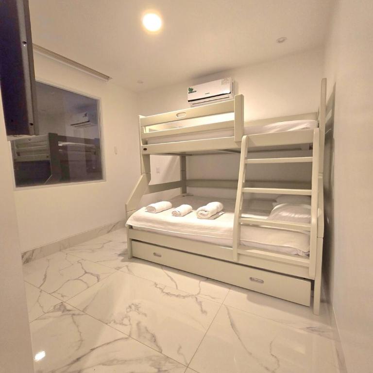 Penthouse by the sea, pool and jacuzzi - Apartment - 68