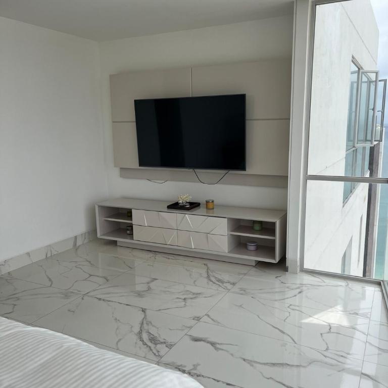 Penthouse by the sea, pool and jacuzzi - Apartment - 70