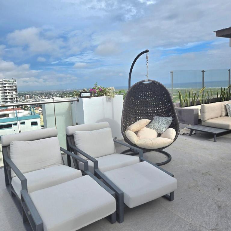 Penthouse by the sea, pool and jacuzzi - Apartment - 75