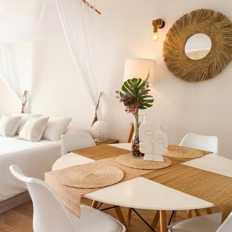 Peaceful & Bright Loft, HEATED POOL, NETFLIX, FREE WIFI & PARKING, TENNIS - Apartment mit 1 Schlafzimmer - 2