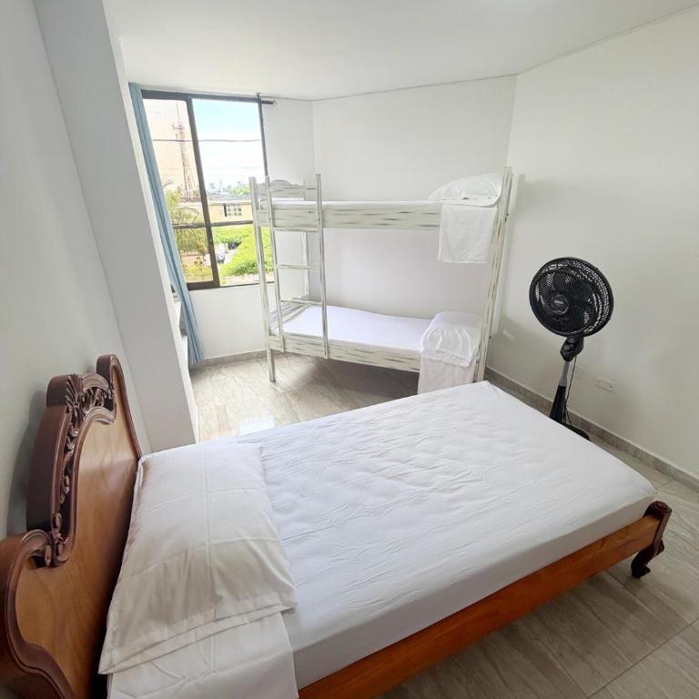 Grandioso Apto con Vista a la Basilica - Two-Bedroom Apartment - 4