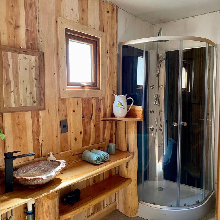 Refugio del Chucao - Double Room with Lake View - 12