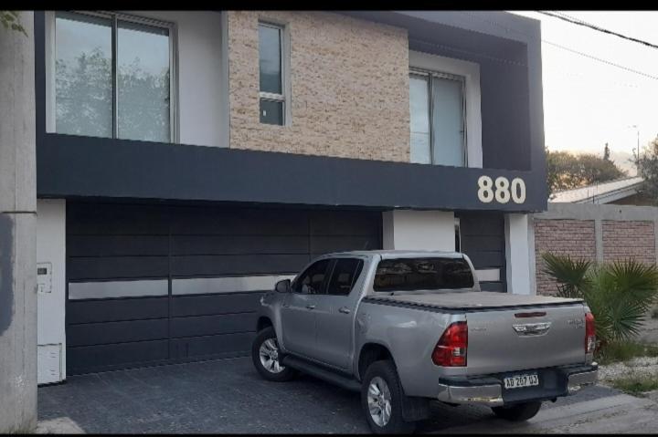 Casa Minimalista - Three-Bedroom House - 1
