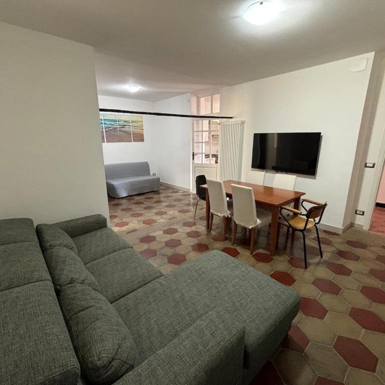 CENTRO STORICO Spazioso LOFT in Residenza Storica - Appartamento con 2 Camere da Letto - 1