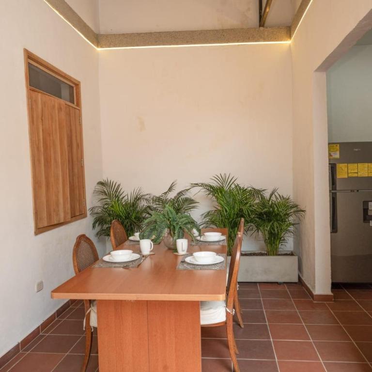 Casa Colonial con terraza para 6 personas, Cali - Vacation Home - 13