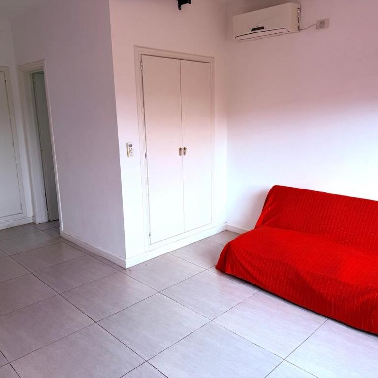 Casa con piscina en Estancias del Pilar, 3 dormitorios, jardín y parrilla - Three-Bedroom House - 35