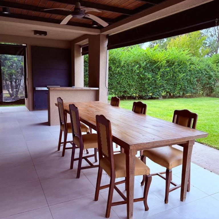 Casa con piscina en Estancias del Pilar, 3 dormitorios, jardín y parrilla - Three-Bedroom House - 3