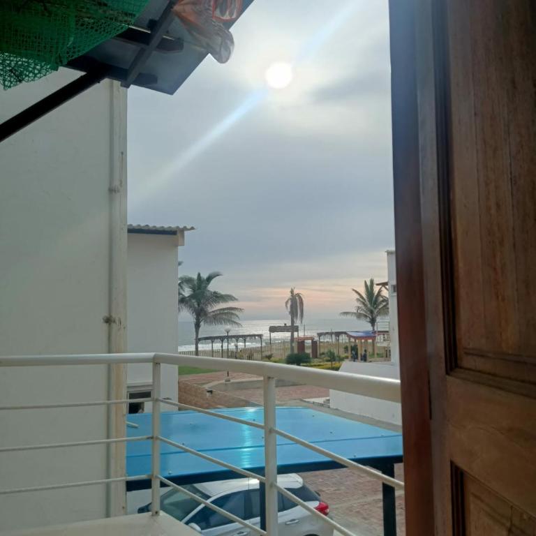 Playas Villamil, Casa vacacional al pie del Mar Vía a Data, Portón del Mar - Three-Bedroom House - 2