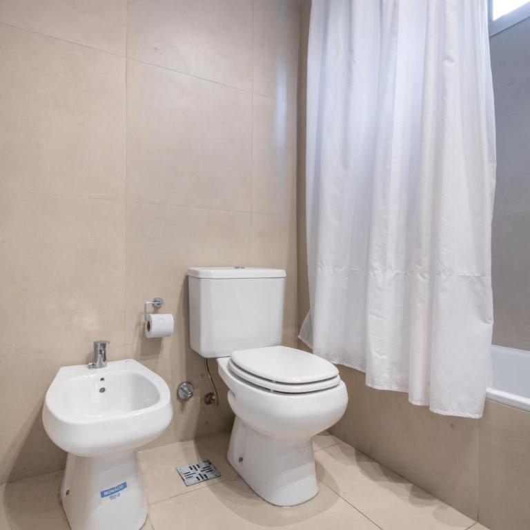 con cochera cerca del shopping abasto - Apartamento de 1 dormitorio - 40