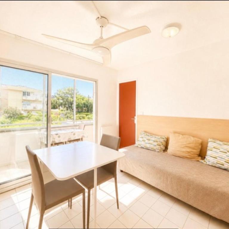 Studio-cabine avec loggia vitrée et garage privé à 200m de la plage - FR-1-338-635 - Apartment - 15