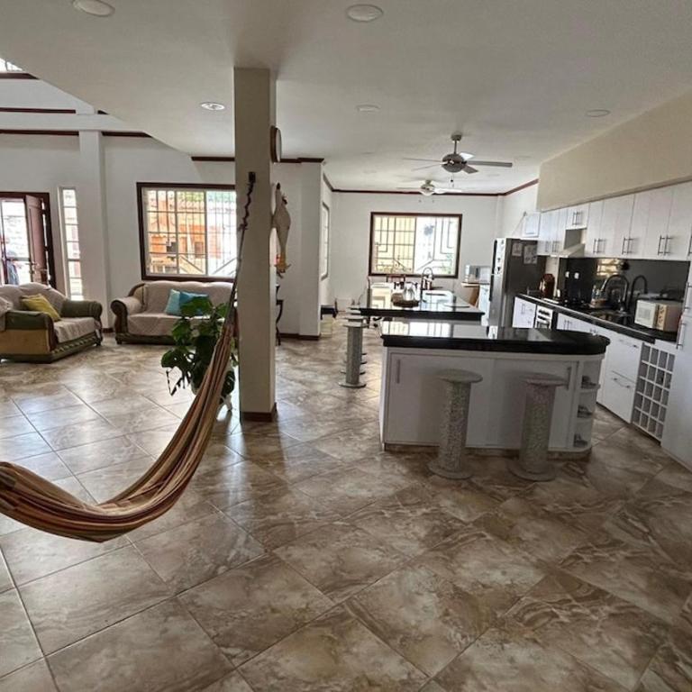 Casa Amplia con Piscina Privada para Grupos - Five-Bedroom House - 21