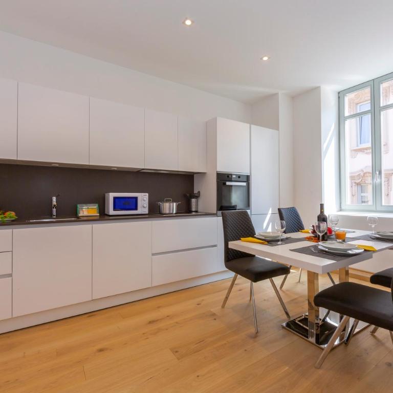 Heart of Lugano Apartment with Balcony - Happy Rentals - Appartement avec Balcon - 4