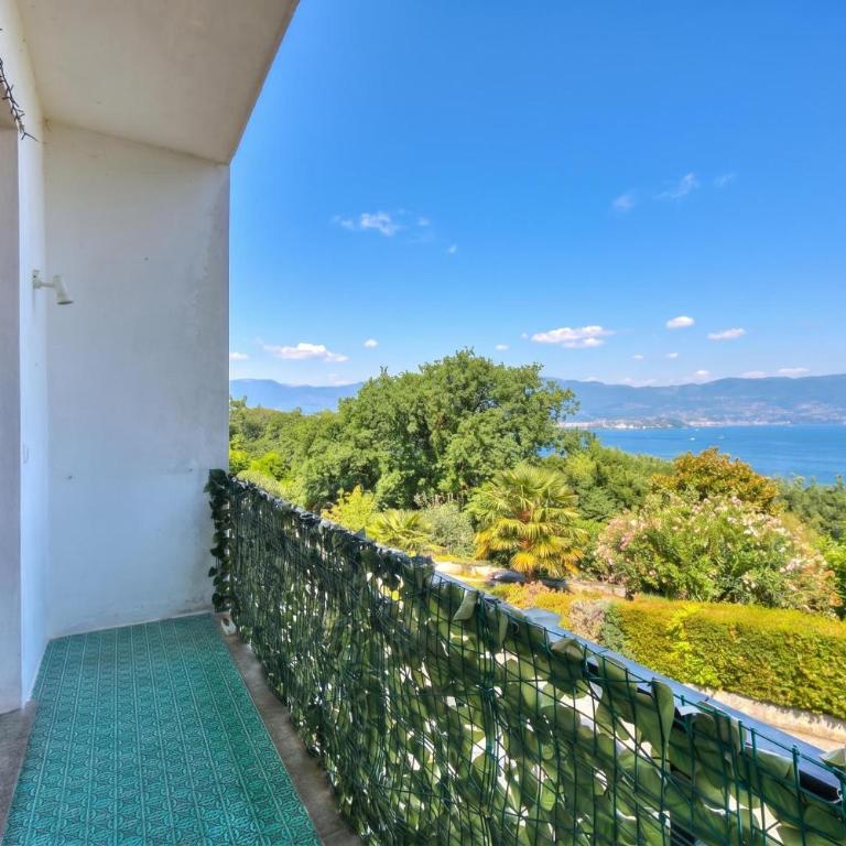 La Finestra Sul Lago - Happy Rentals - Vacation Home - 1