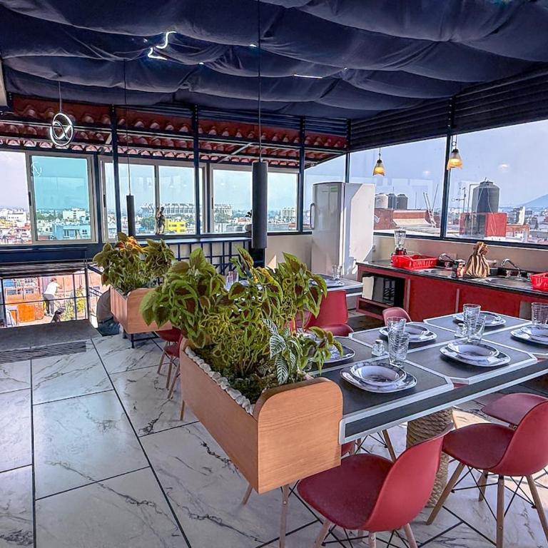 Departamento VIP a 3 Min del Estadio - Rooftop - Servicio - Two-Bedroom Apartment - 13