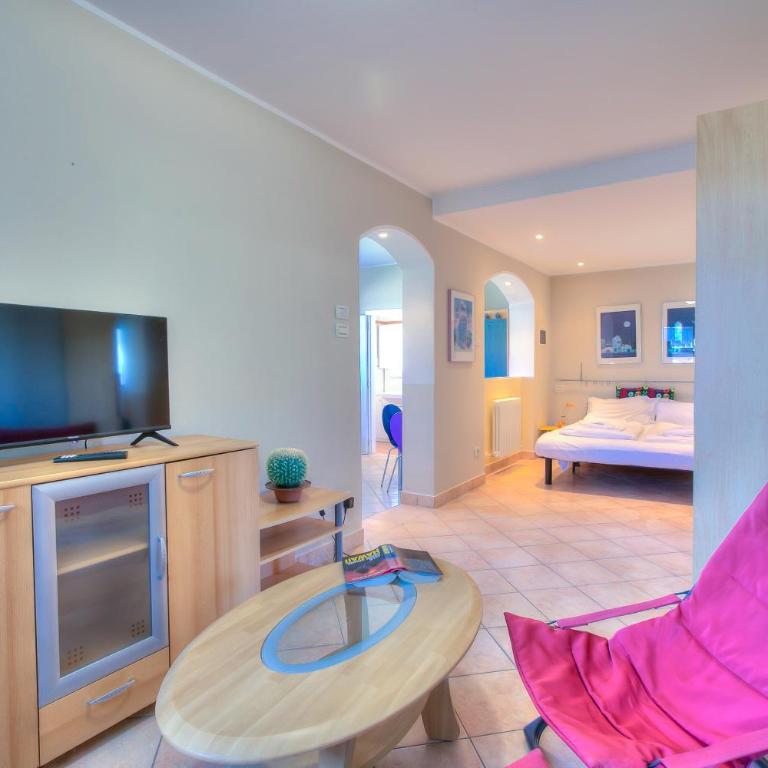 Villa Paradise View With Private Pool - Happy Rentals - Villa mit privatem Pool - 9